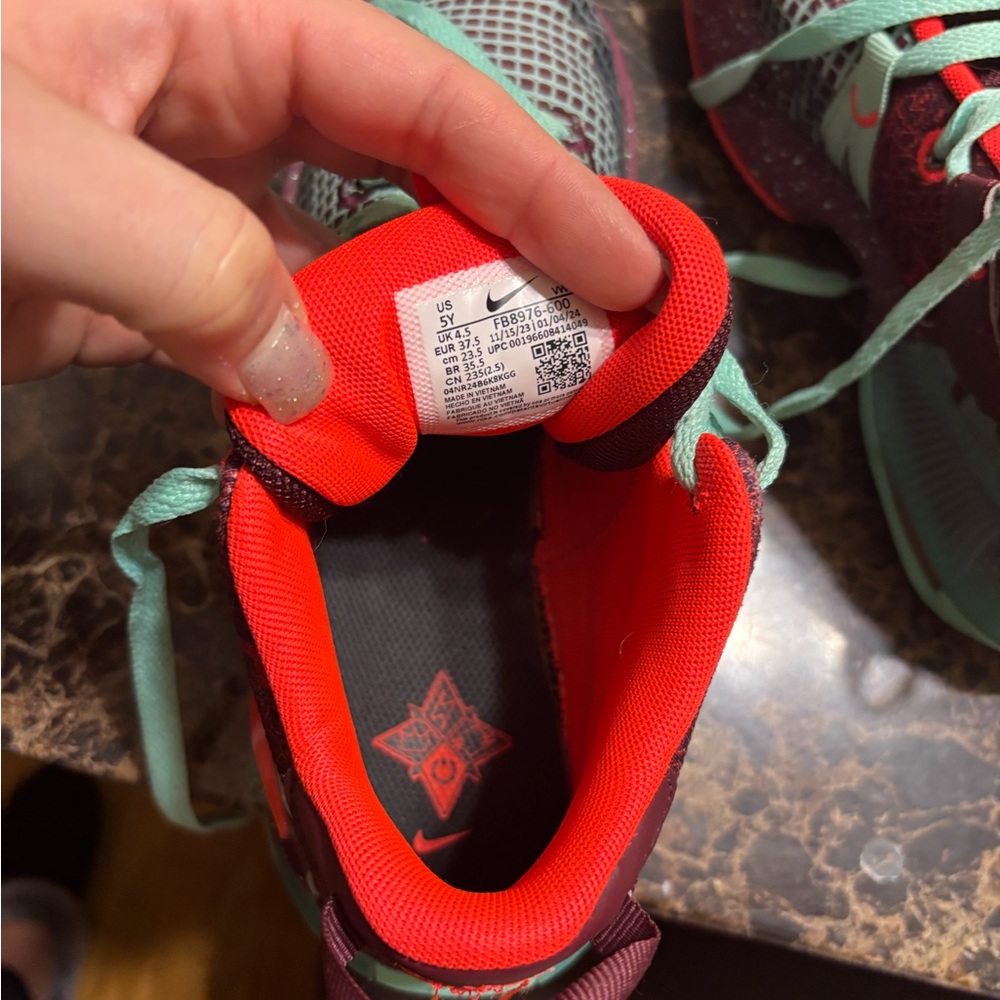 Boys Nike Basketball Sneakers - Picture 6 of 7